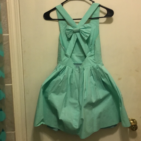 Super cute Tiffany Blue Bow back dress! - Picture 2 of 9